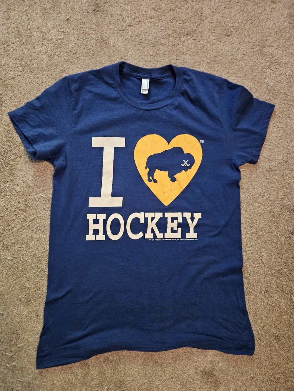 XL "I ♥ Buffalo Hockey" Graphic Tee